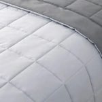 Edredón Alternativo De Plumón - Reversible Tamaño Queen (248cm x 243cm) / Berkshire Life / Gris