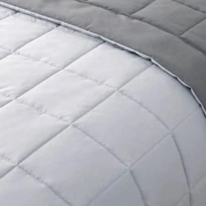 Edredón Alternativo De Plumón - Reversible Tamaño Queen (248cm x 243cm) / Berkshire Life / Gris